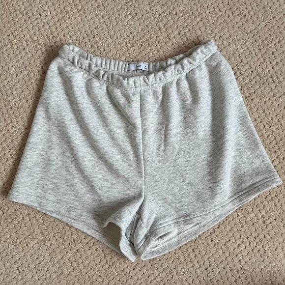 Aritzia TNA Gray Lounge Shorts - Picture 3 of 4